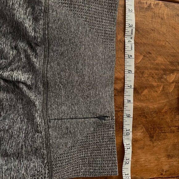 Gymshark gray pant with pocket in the waist band size small ( no tag) - Picture 8 of 8